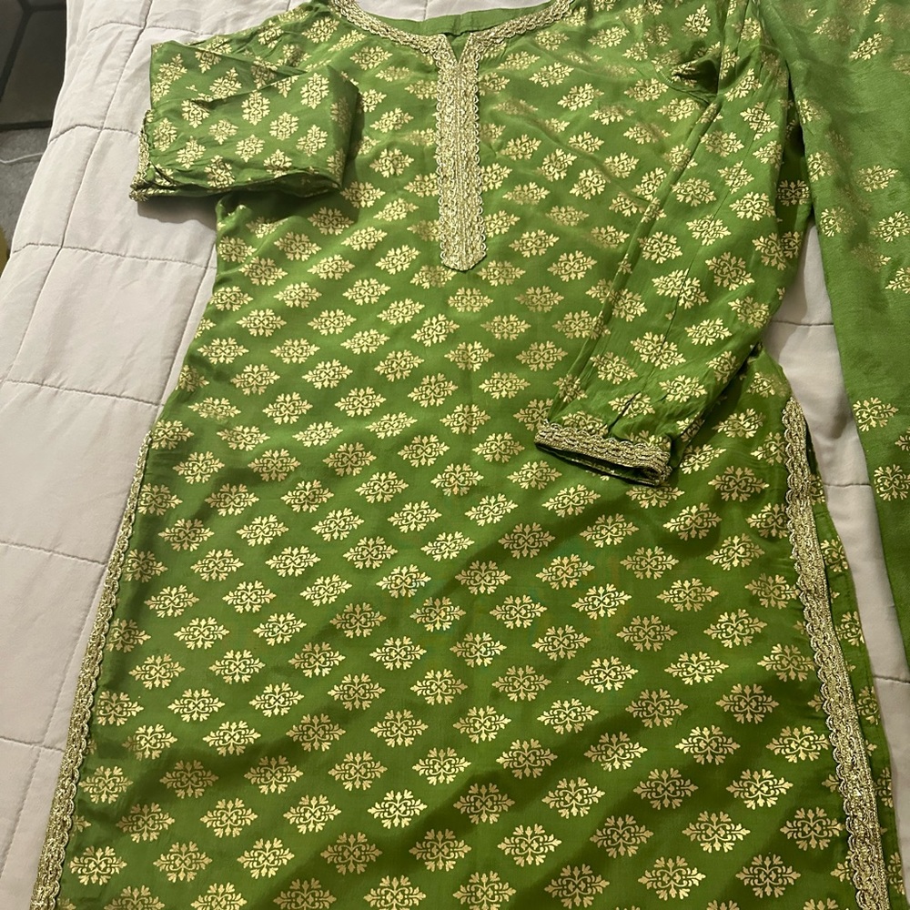 Pakistani/ Indian Outfit